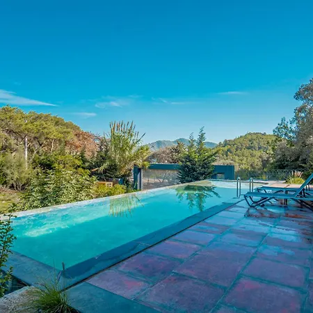Vilă Bodroombnb Fully Private In Yalikavak For 20 Guests ,2 Pools & Botanical Garden Ideal For Events, Families & Friends *