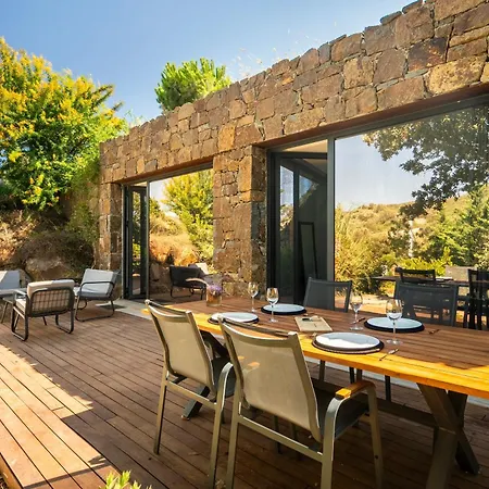 Vilă Bodroombnb Fully Private In Yalikavak For 20 Guests ,2 Pools & Botanical Garden Ideal For Events, Families & Friends